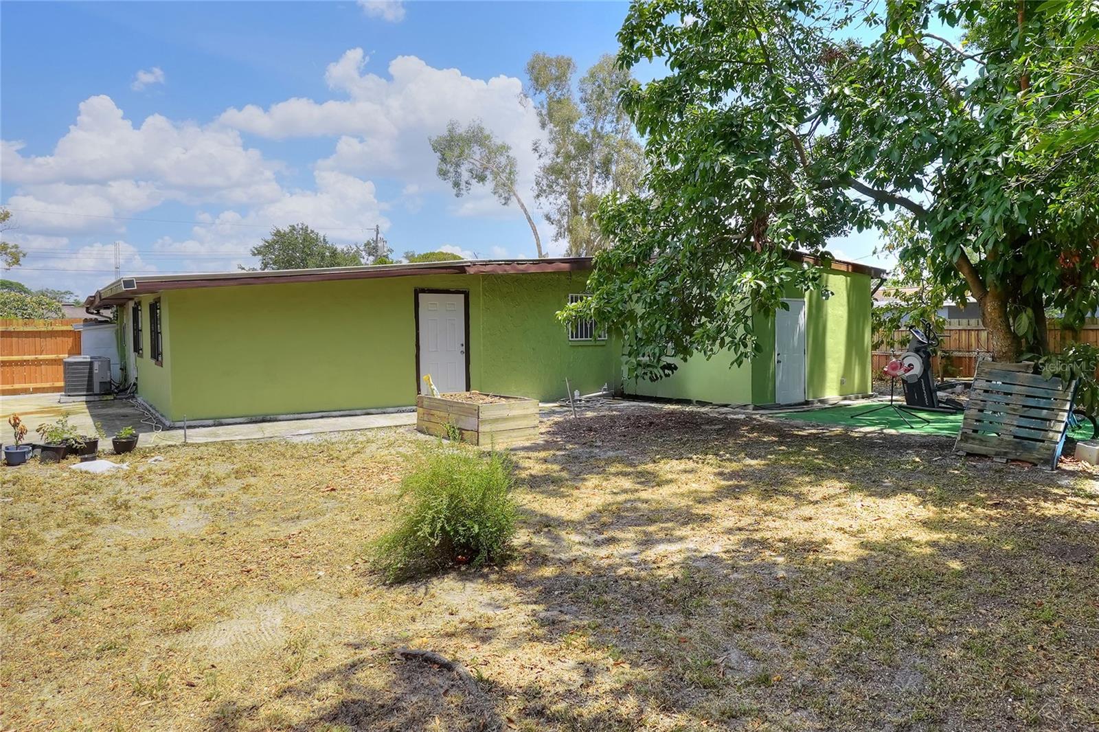 Image 39 of 51 For 10804 Leo Street
