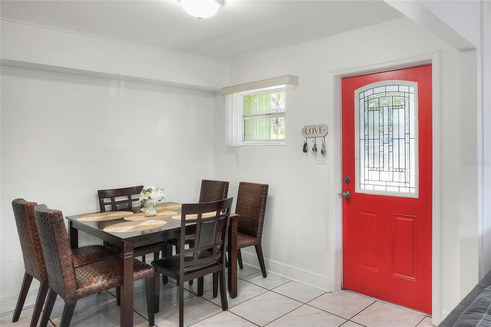 Image 6 of 51 For 10804 Leo Street