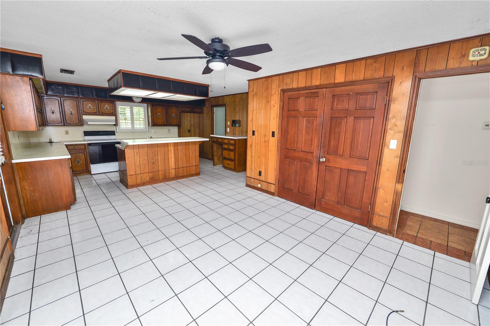 Image 12 of 35 For 1628 Lakewood Drive S