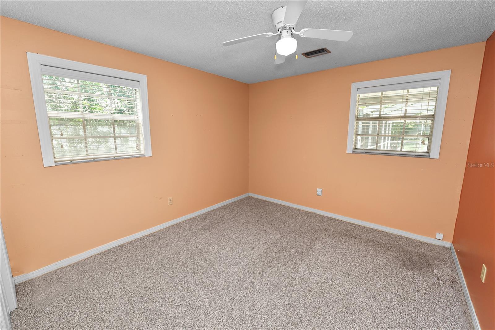 Image 23 of 35 For 1628 Lakewood Drive S