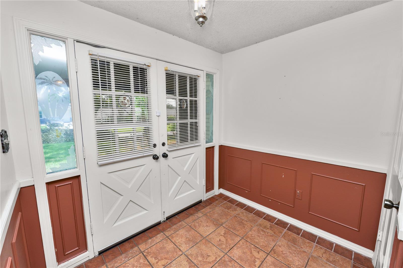 Image 9 of 35 For 1628 Lakewood Drive S