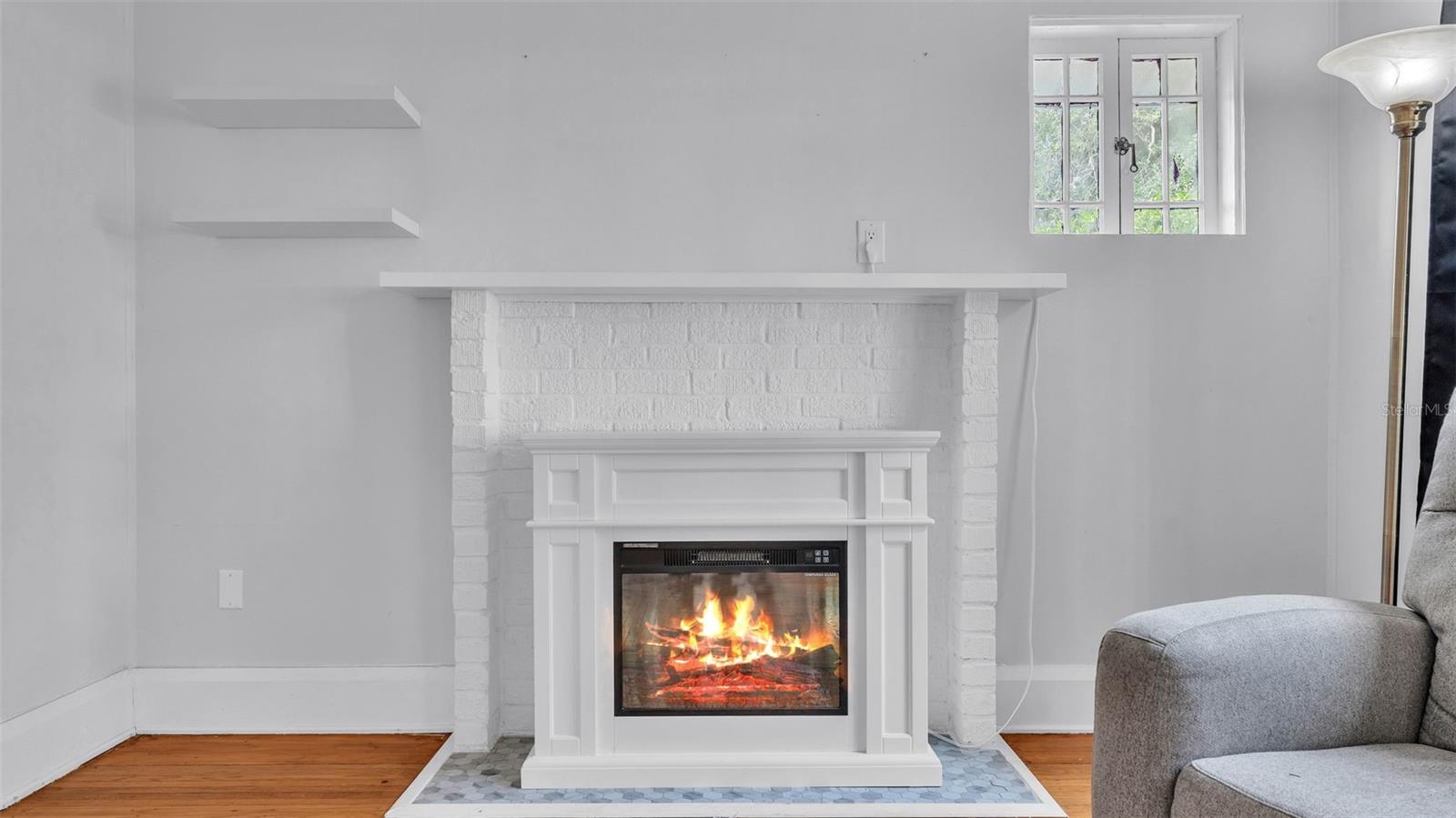 Image 14 of 50 For 516 Windsor Street