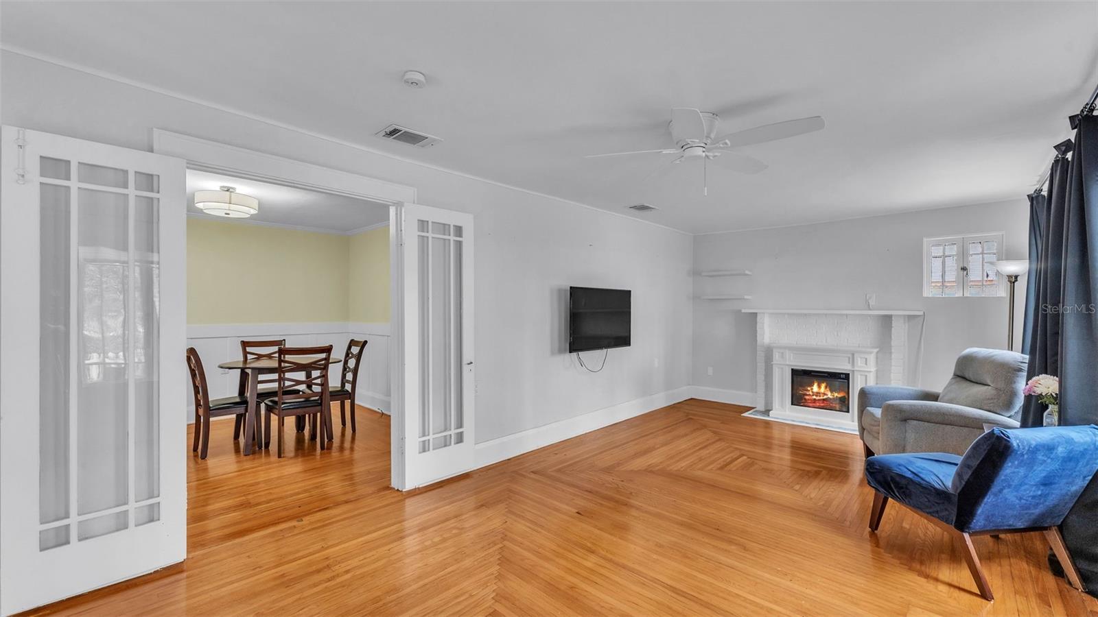 Image 16 of 50 For 516 Windsor Street