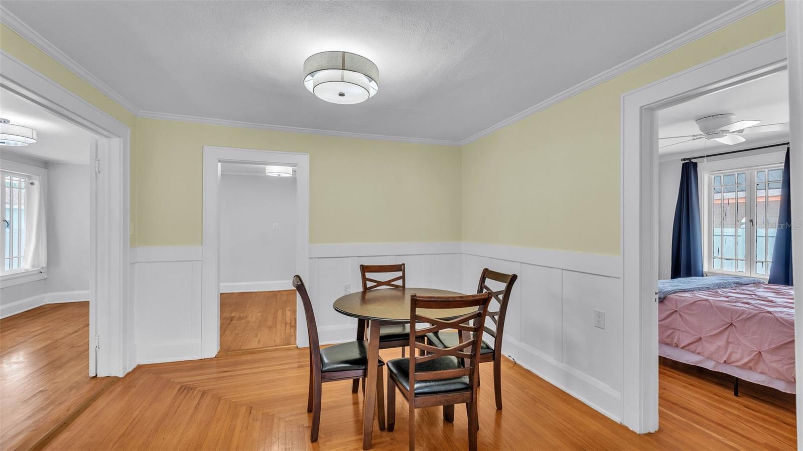 Image 17 of 50 For 516 Windsor Street