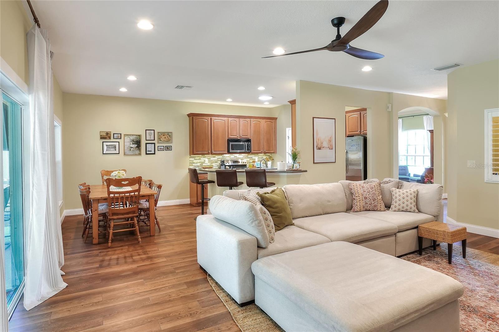 Image 14 of 54 For 1233 Emerald Hill Way