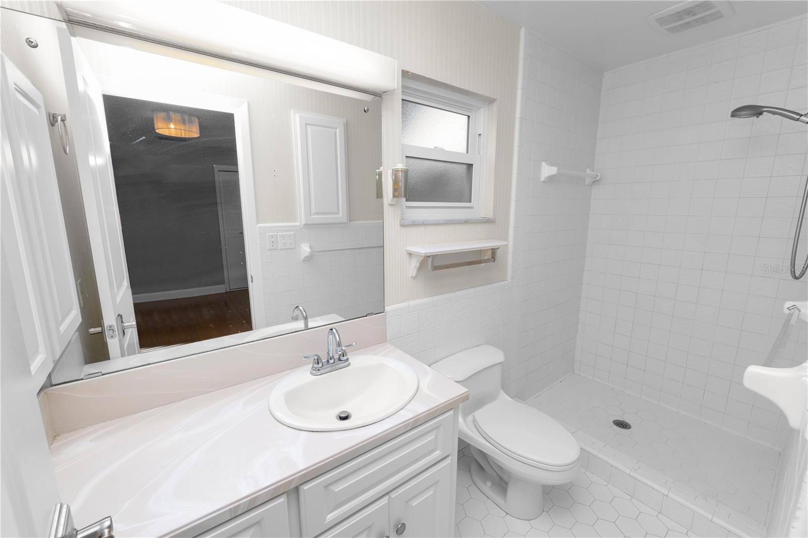 Listing photo id 28 for 509 Rob Roy Street