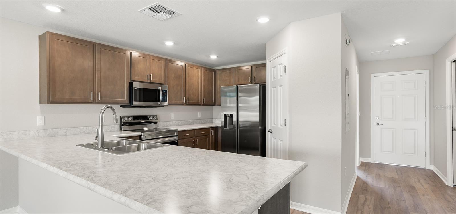 Image 11 of 25 For 218 Turtle Bay Avenue