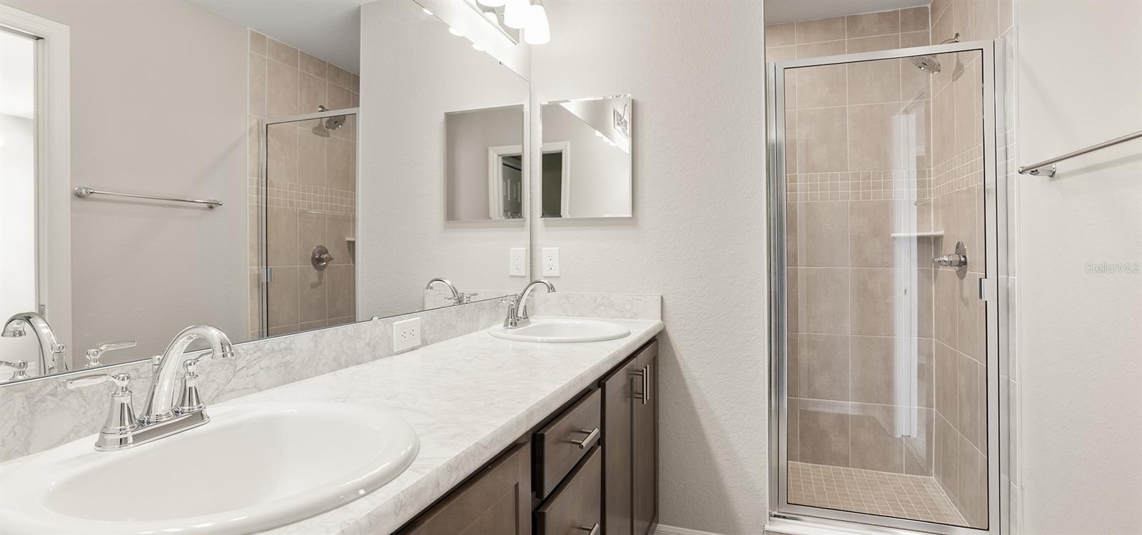 Image 18 of 25 For 218 Turtle Bay Avenue