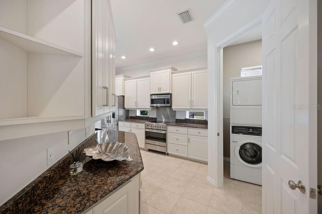 Image 15 of 62 For 2425 Laurel Glen Drive