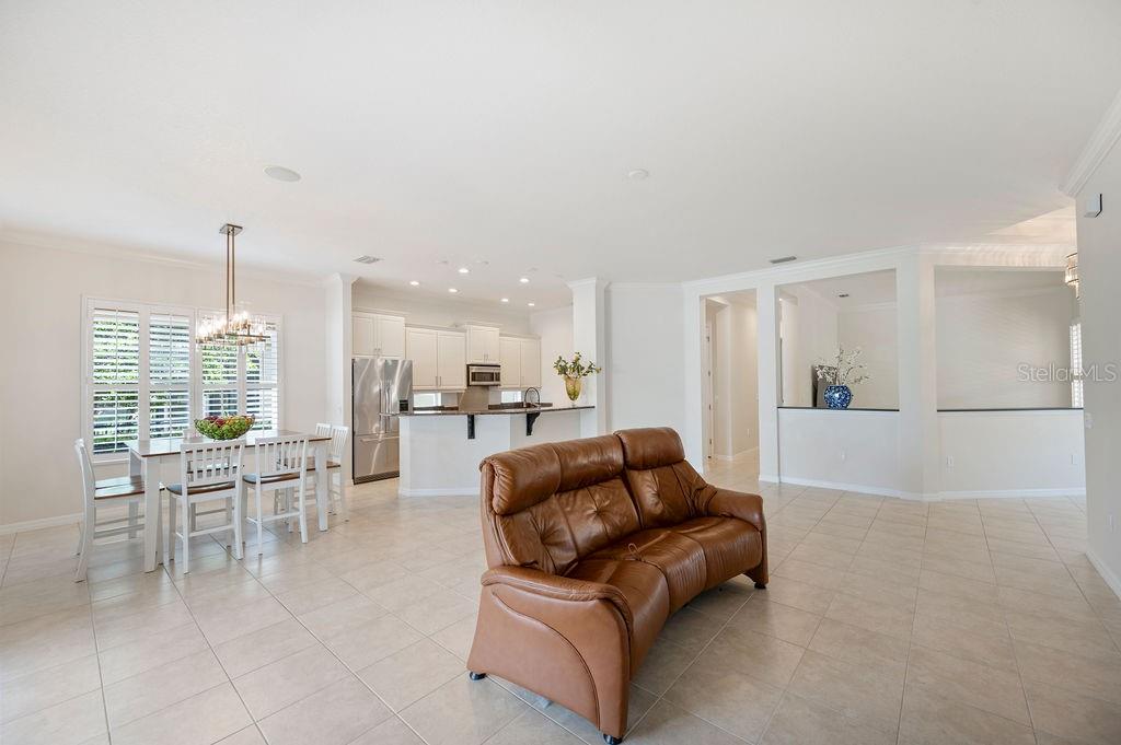 Image 8 of 62 For 2425 Laurel Glen Drive