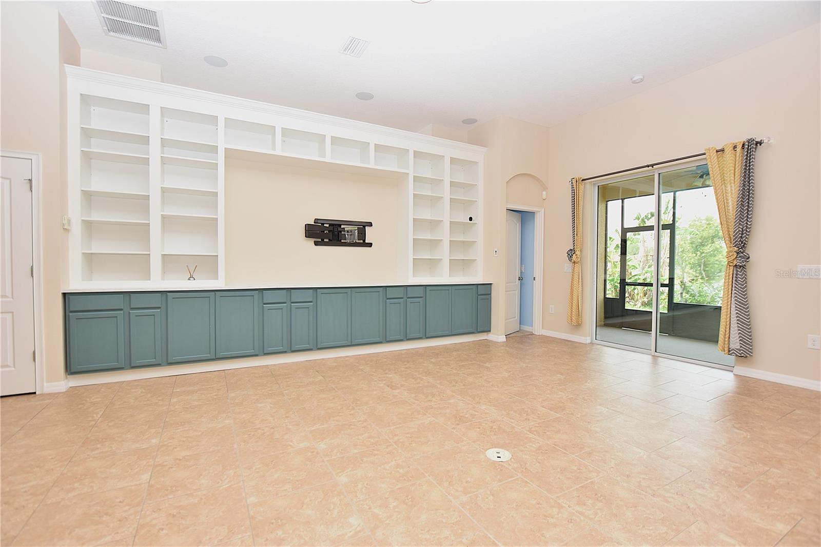 Image 14 of 62 For 5632 Aral Drive