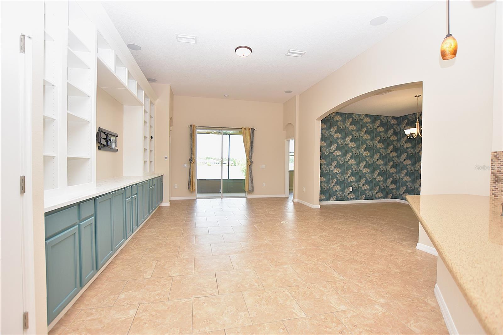 Image 16 of 62 For 5632 Aral Drive