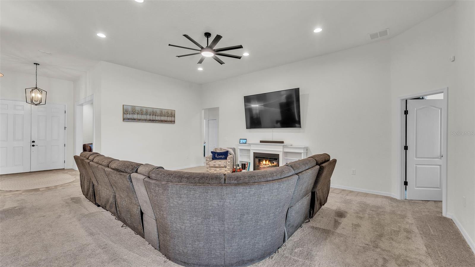 Image 16 of 47 For 1146 Enclave Ct.