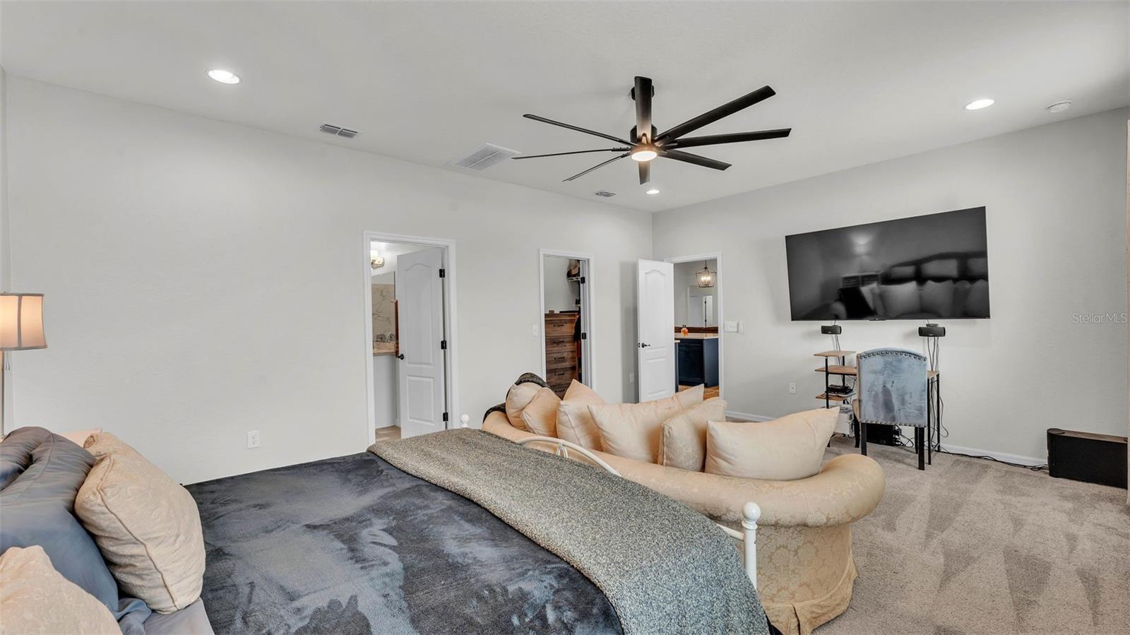Image 19 of 47 For 1146 Enclave Ct.
