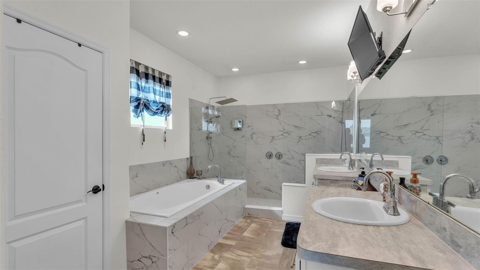 Image 20 of 47 For 1146 Enclave Ct.