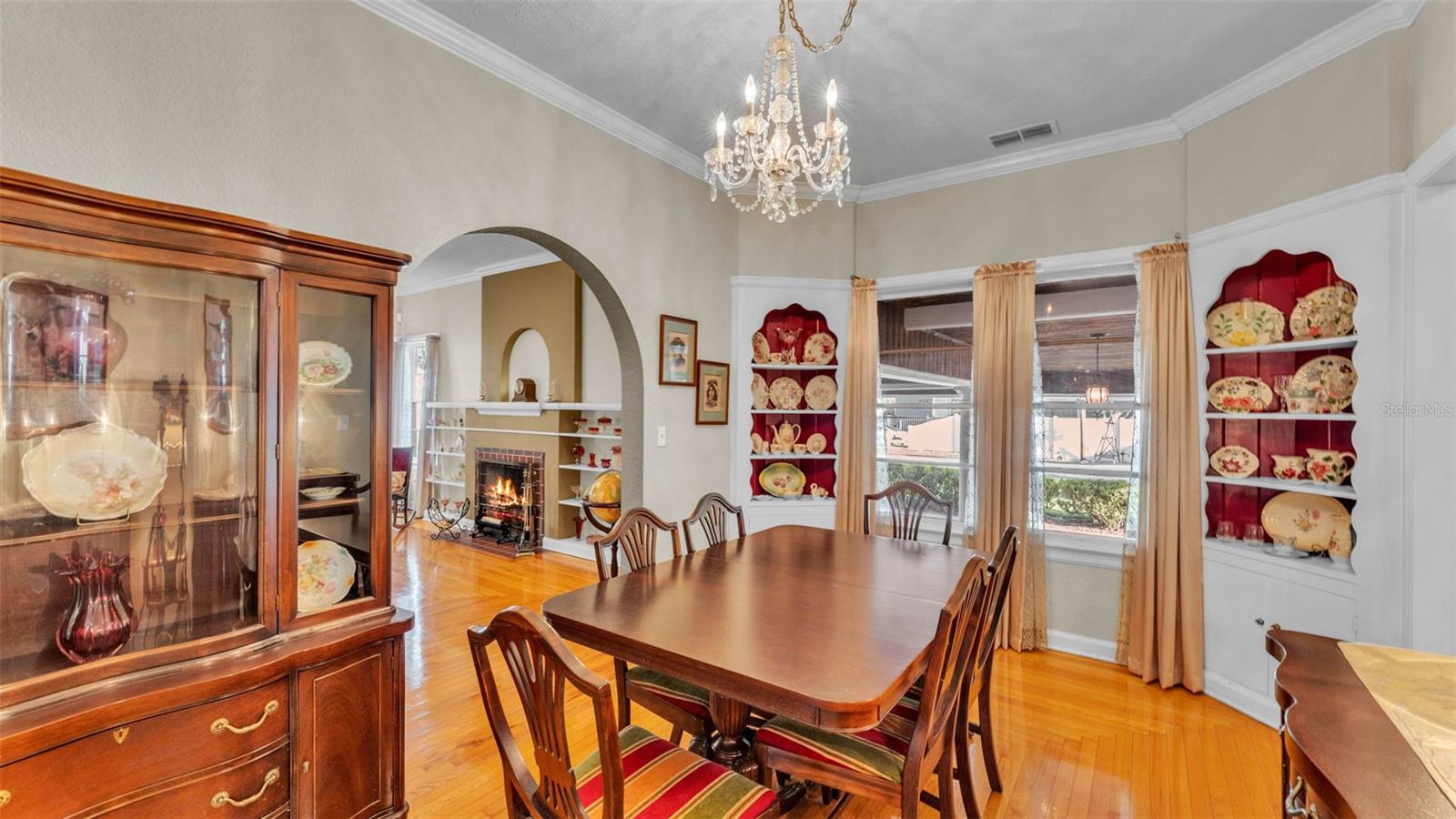 Image 12 of 61 For 607 Merrin Street