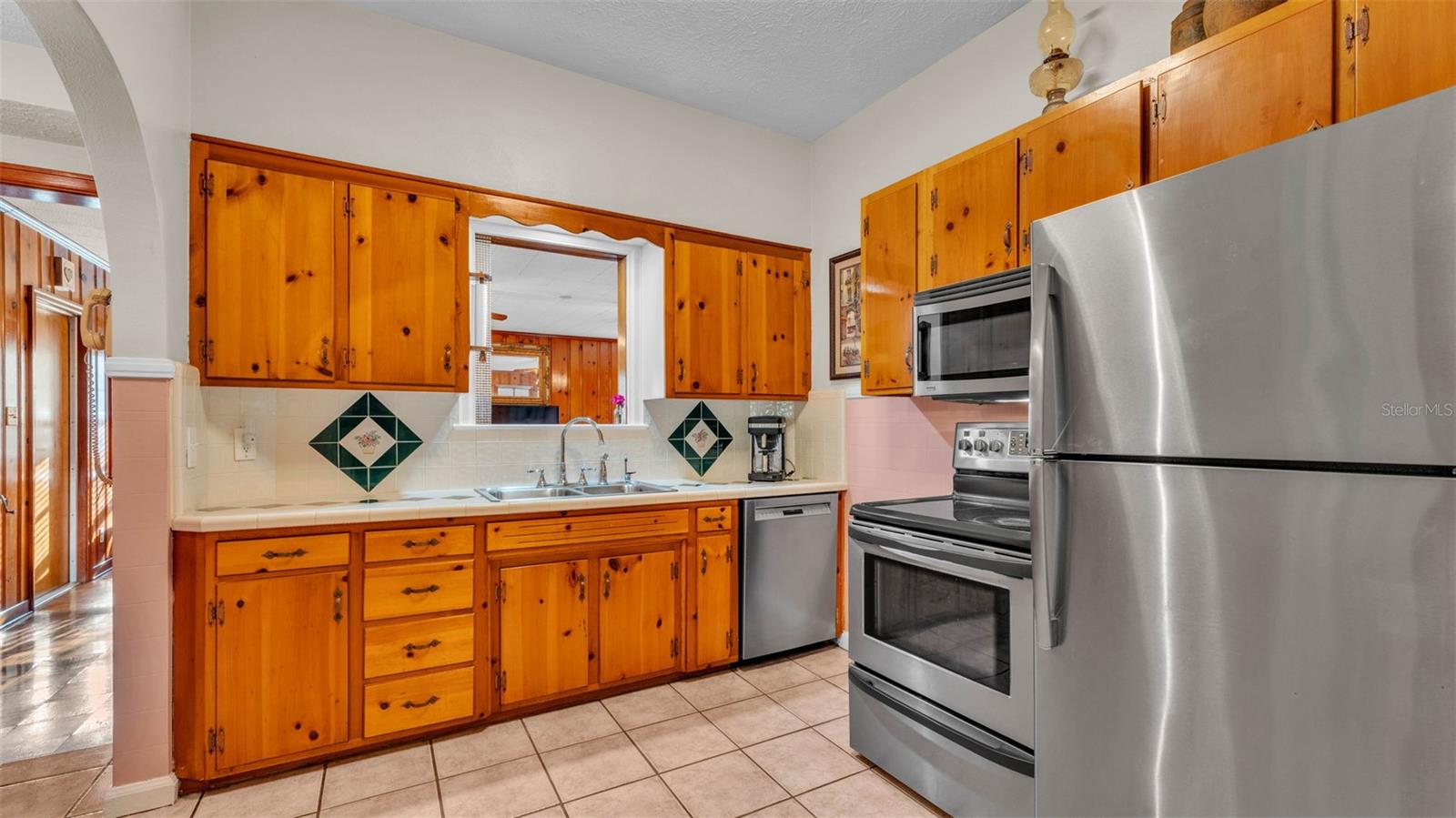 Image 13 of 61 For 607 Merrin Street