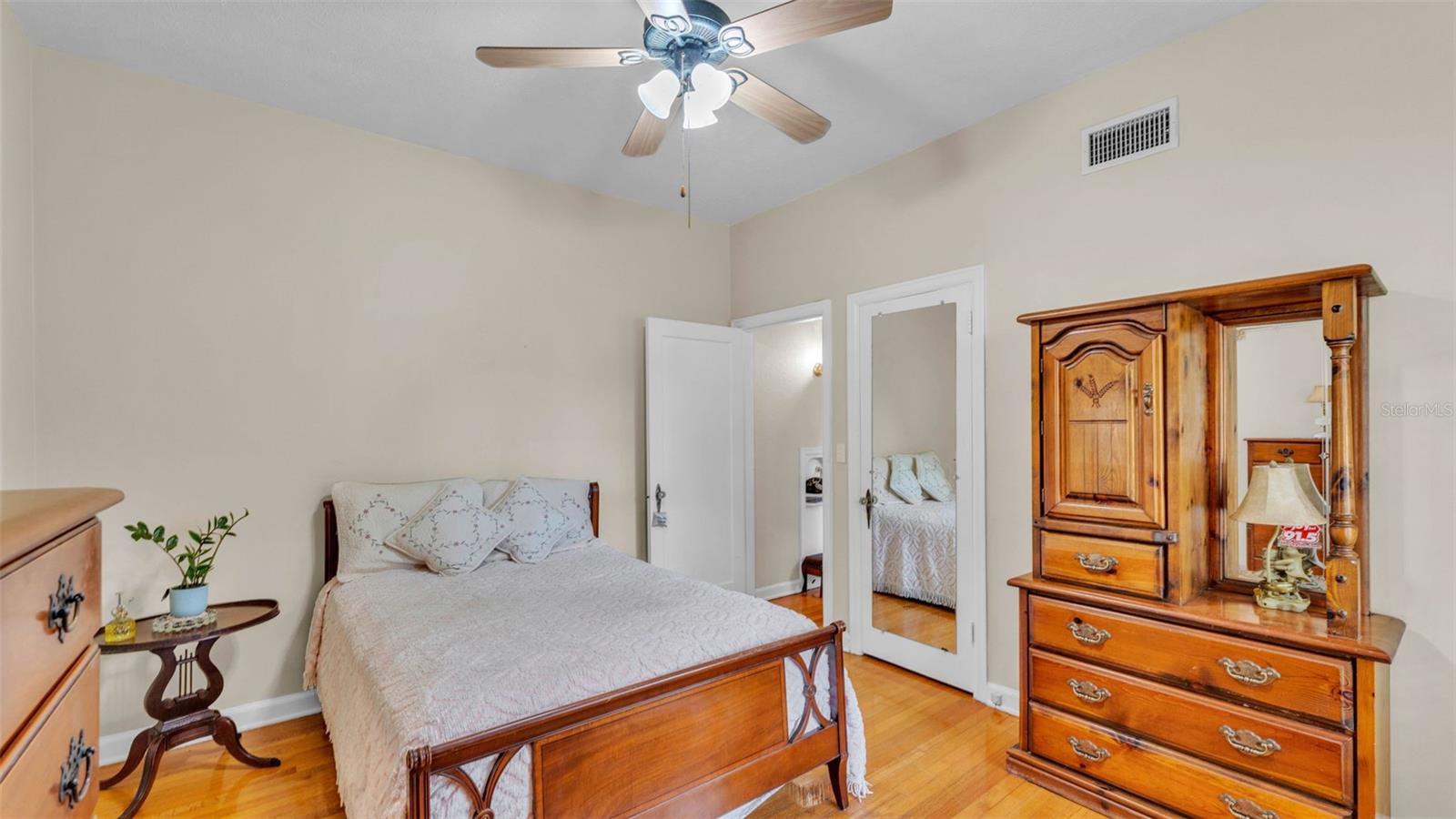 Image 16 of 61 For 607 Merrin Street