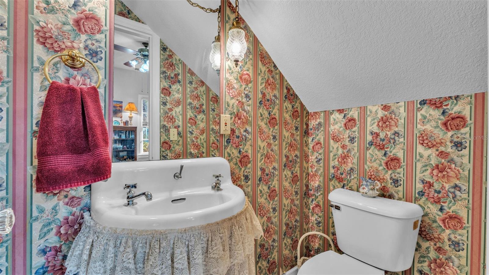 Image 20 of 61 For 607 Merrin Street