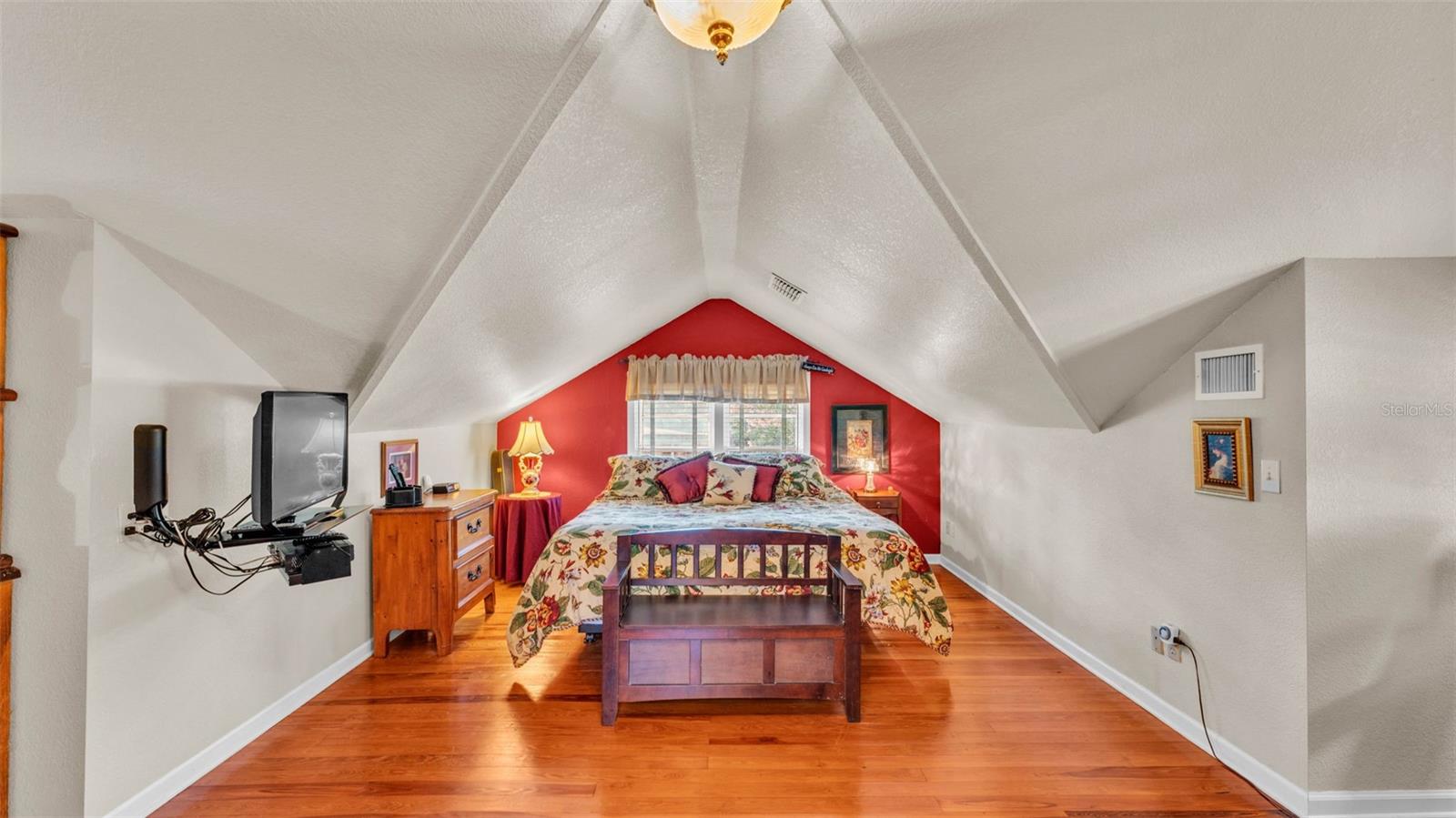 Image 24 of 61 For 607 Merrin Street