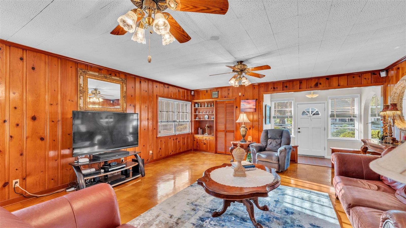 Image 30 of 61 For 607 Merrin Street