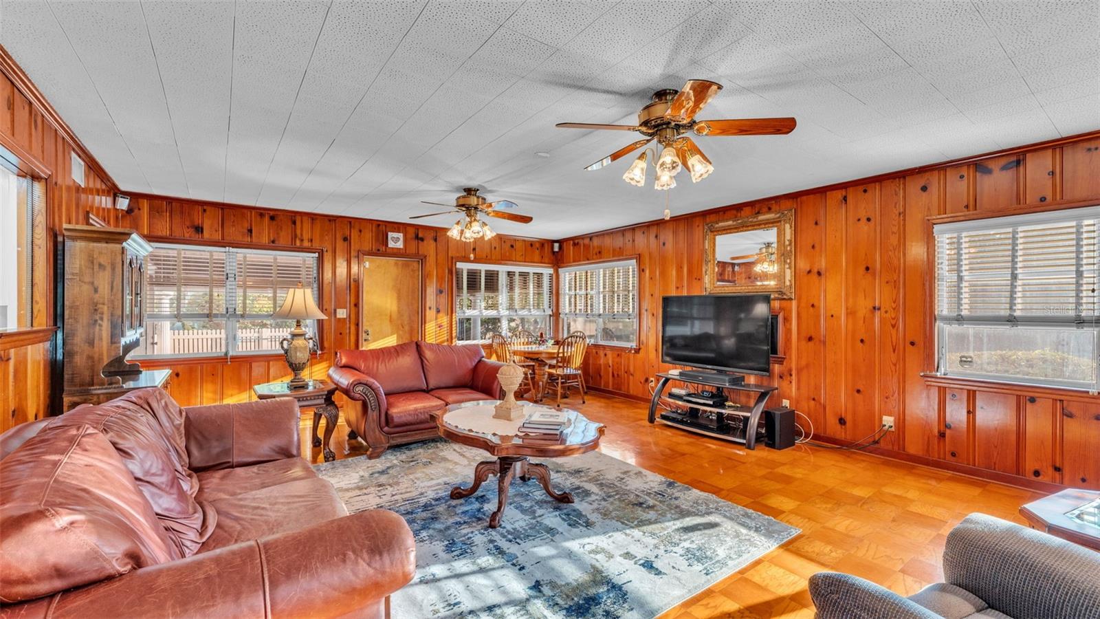 Image 33 of 61 For 607 Merrin Street