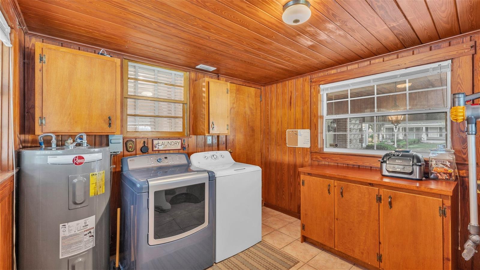 Image 34 of 61 For 607 Merrin Street