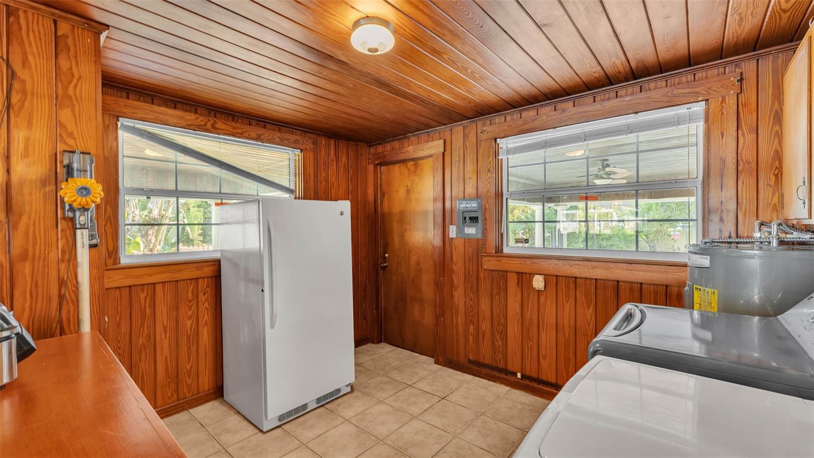 Image 35 of 61 For 607 Merrin Street