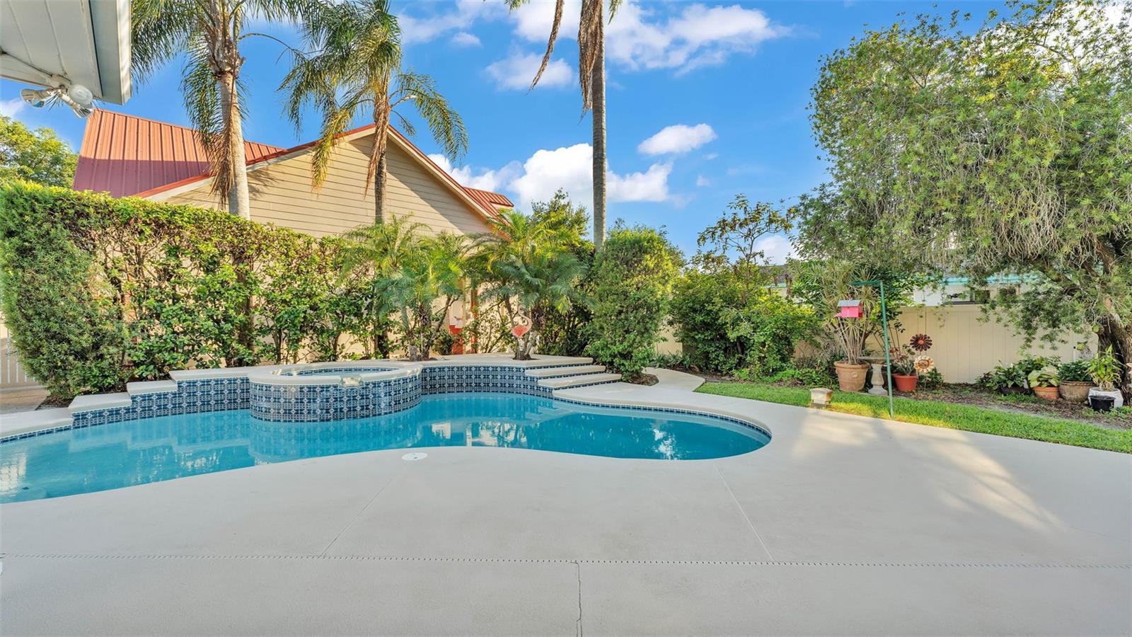 Image 42 of 61 For 607 Merrin Street