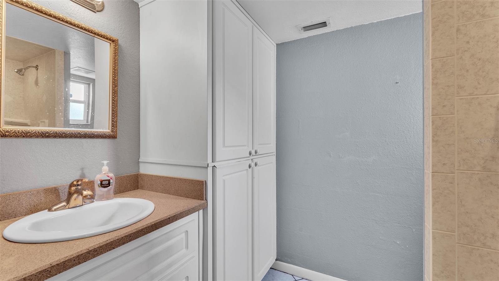Image 49 of 61 For 607 Merrin Street