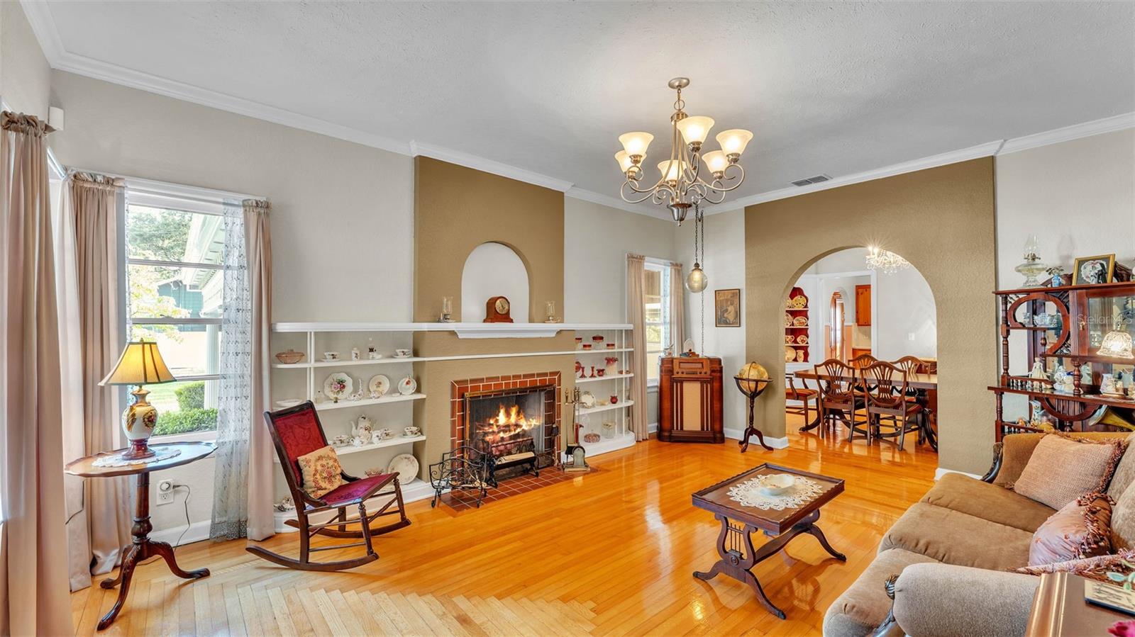 Image 6 of 61 For 607 Merrin Street