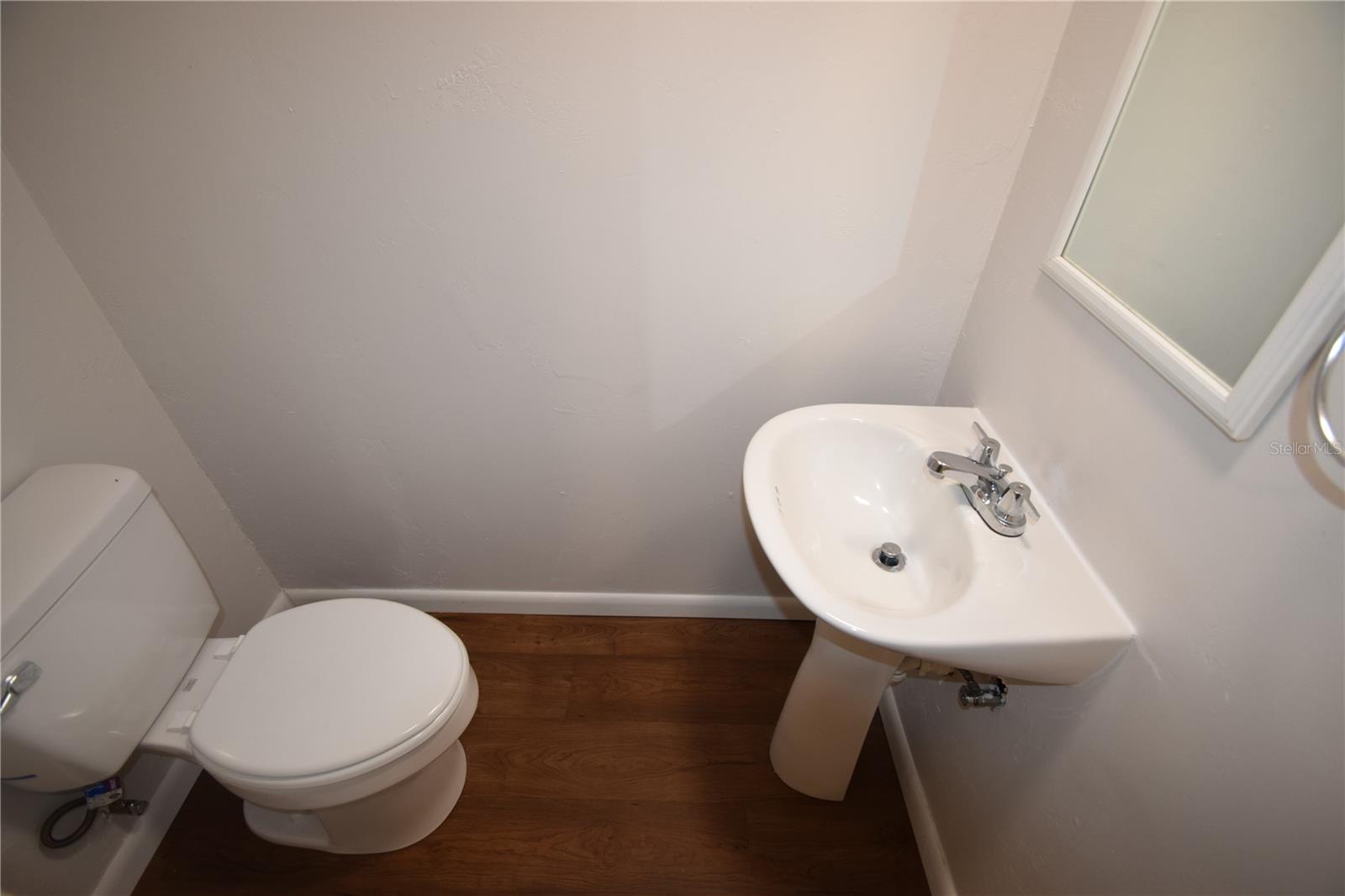 Image 13 of 15 For 906 1-2 Vistabula Street 1