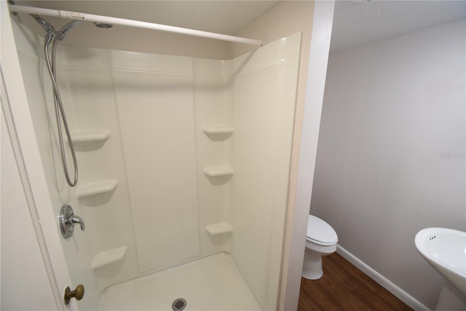Image 14 of 15 For 906 1-2 Vistabula Street 1
