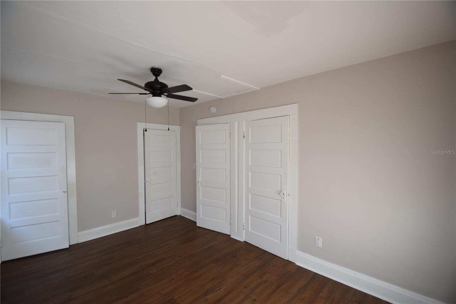 Image 11 of 15 For 906 1-2 Vistabula Street 2