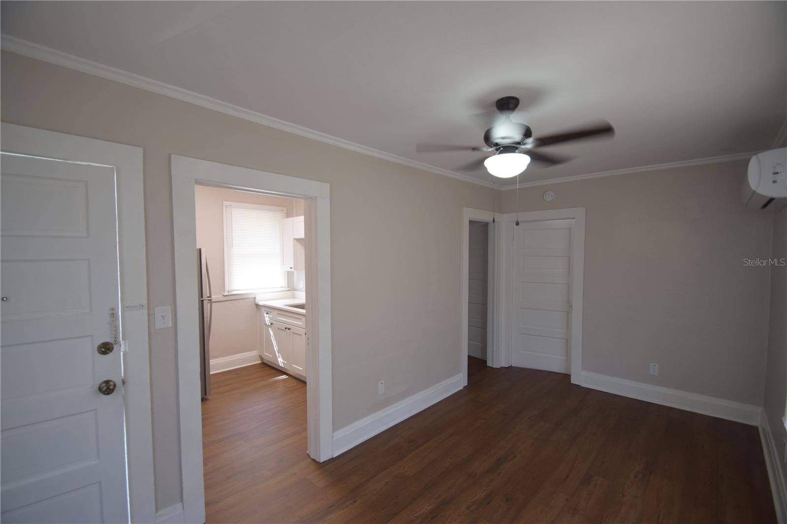 Image 13 of 15 For 906 1-2 Vistabula Street 2