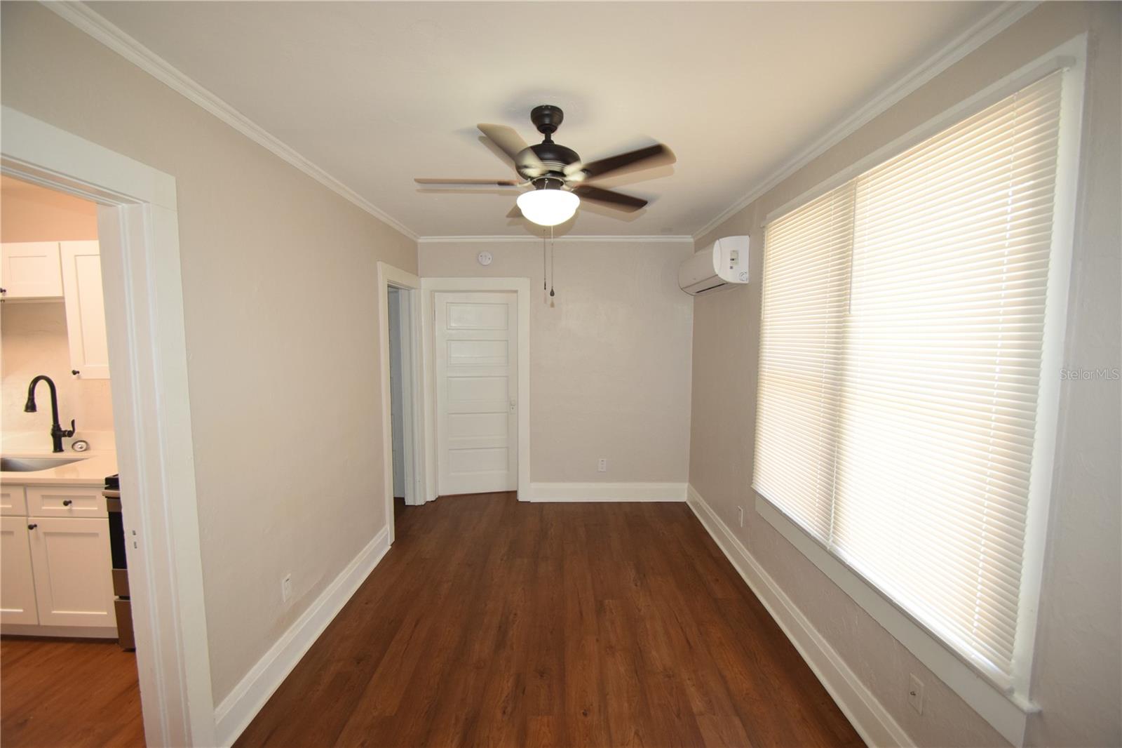 Image 8 of 15 For 906 1-2 Vistabula Street 2