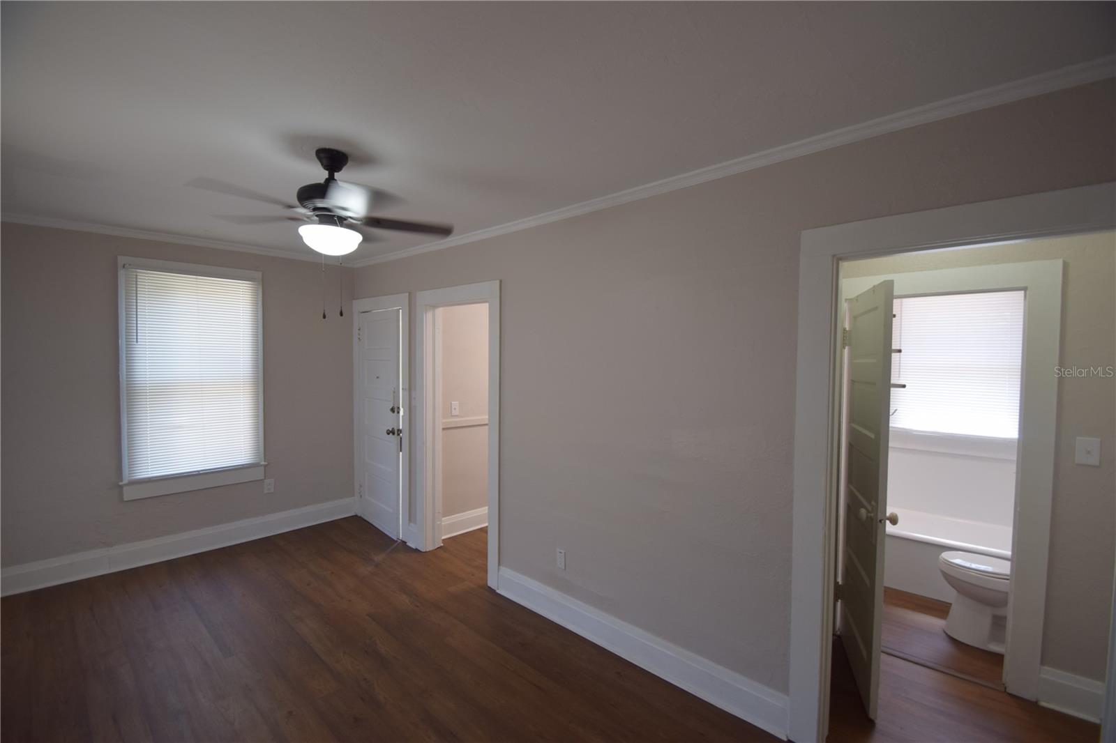 Image 9 of 15 For 906 1-2 Vistabula Street 2