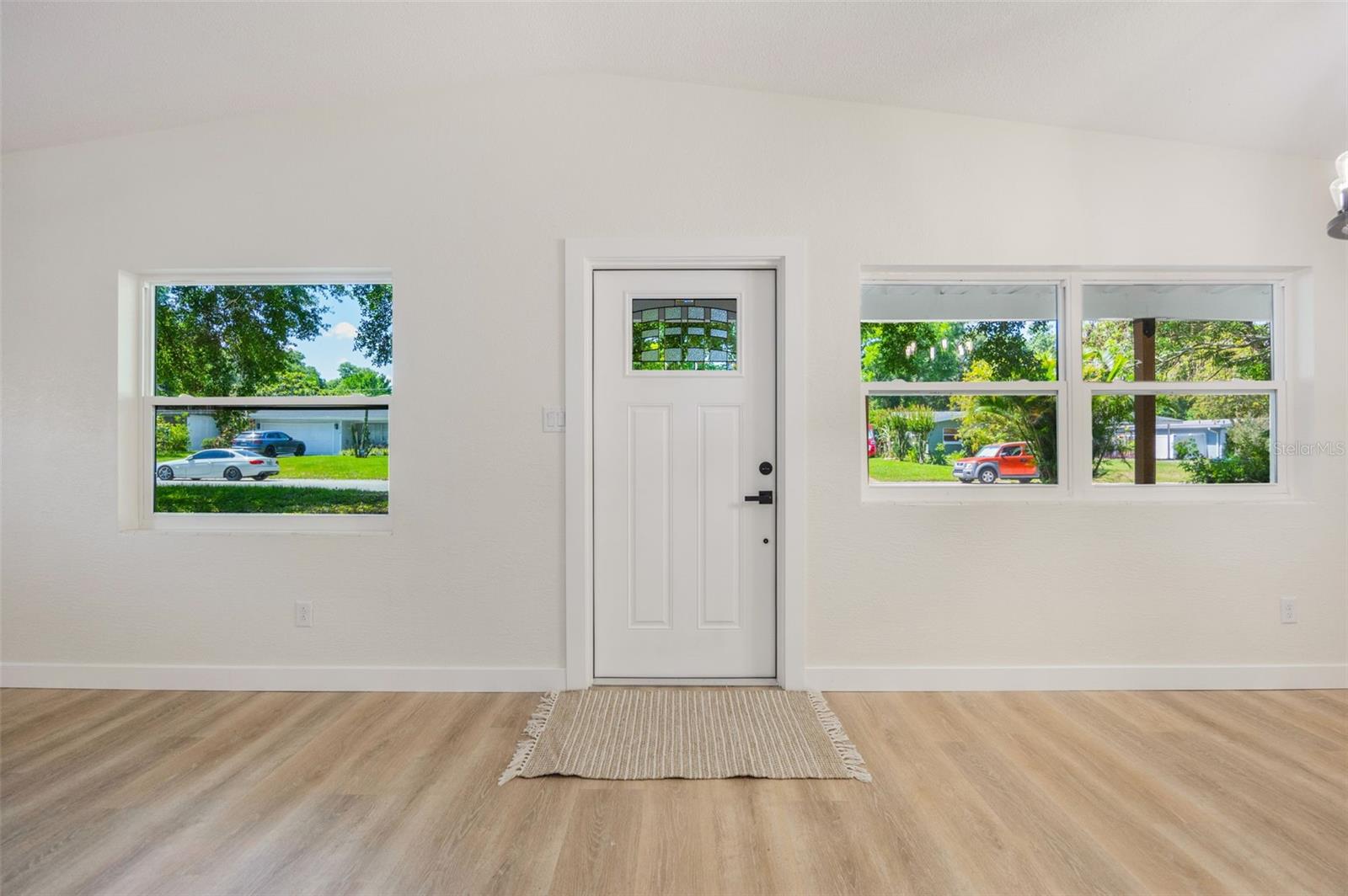 Image 10 of 66 For 3813 Surrey Drive