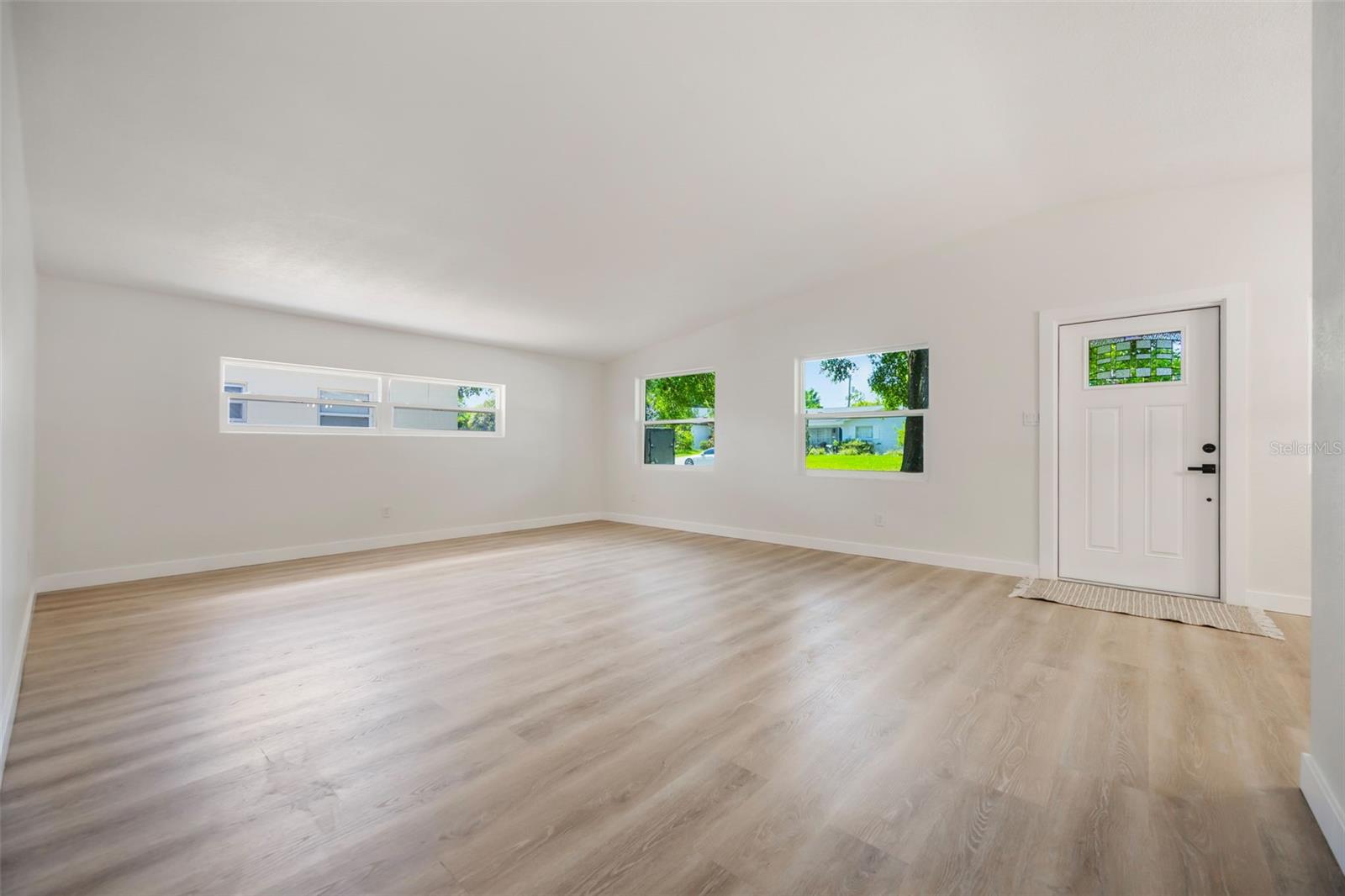 Image 14 of 66 For 3813 Surrey Drive