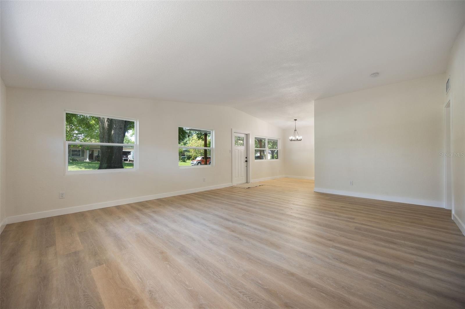 Image 15 of 66 For 3813 Surrey Drive