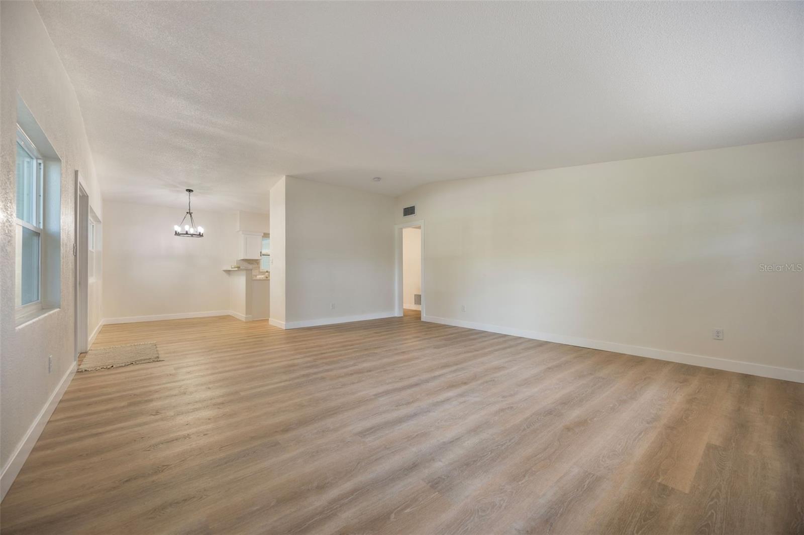 Image 17 of 66 For 3813 Surrey Drive