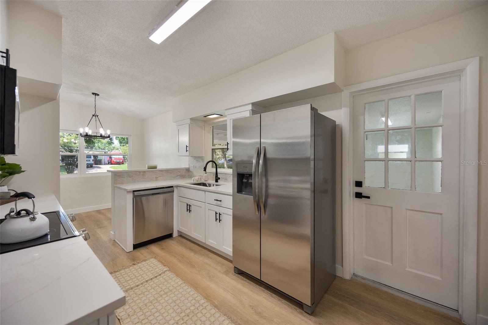 Image 21 of 66 For 3813 Surrey Drive