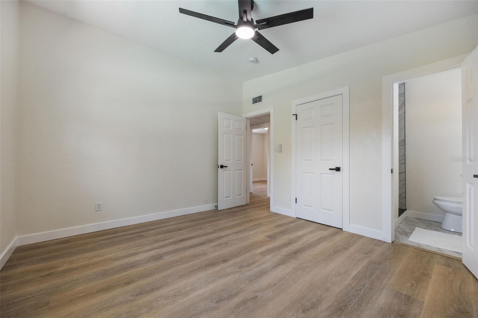 Image 31 of 66 For 3813 Surrey Drive