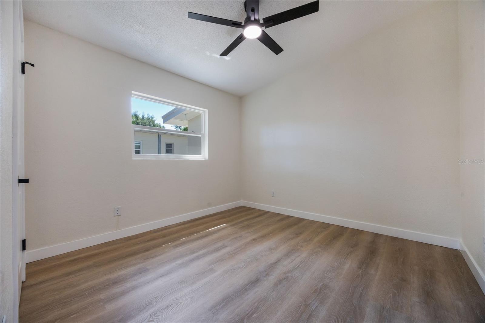 Image 34 of 66 For 3813 Surrey Drive
