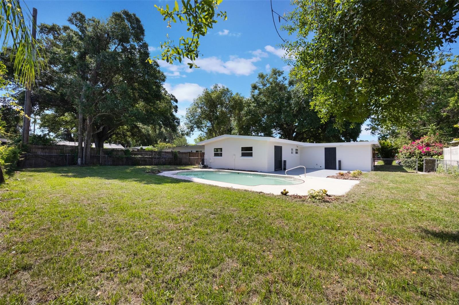 Image 53 of 66 For 3813 Surrey Drive