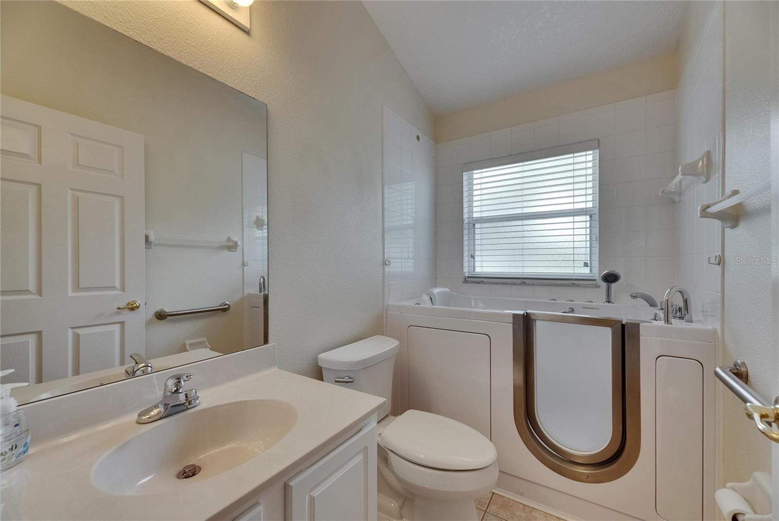Image 10 of 69 For 1003 Clearpointe Way
