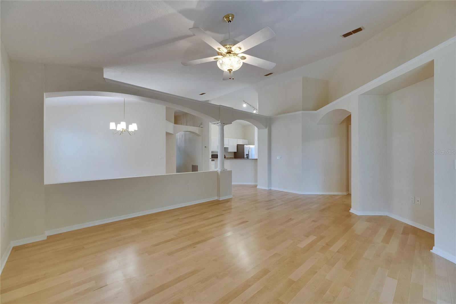 Image 21 of 69 For 1003 Clearpointe Way
