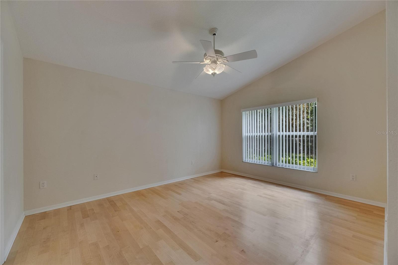 Image 37 of 69 For 1003 Clearpointe Way
