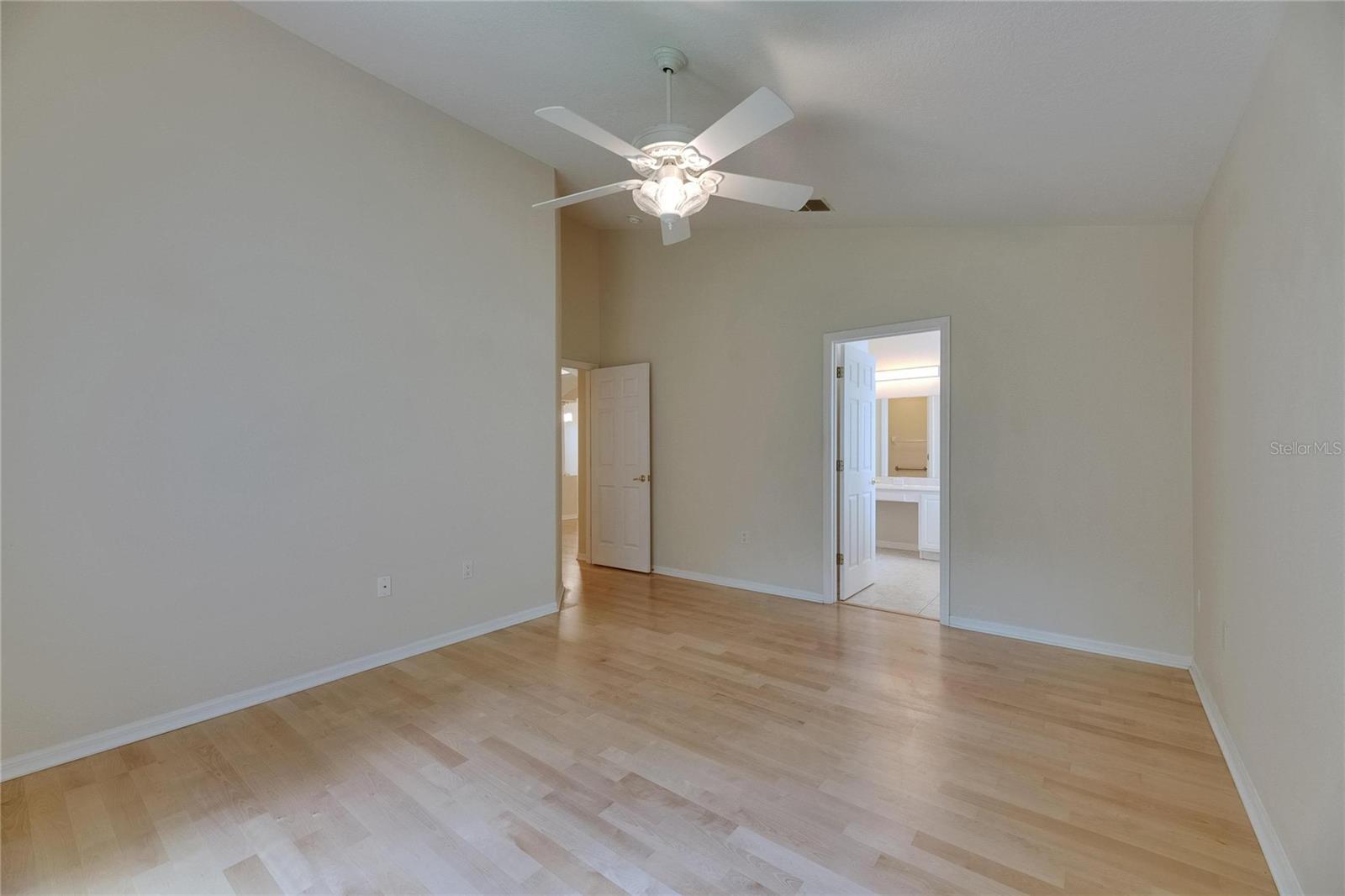 Image 38 of 69 For 1003 Clearpointe Way