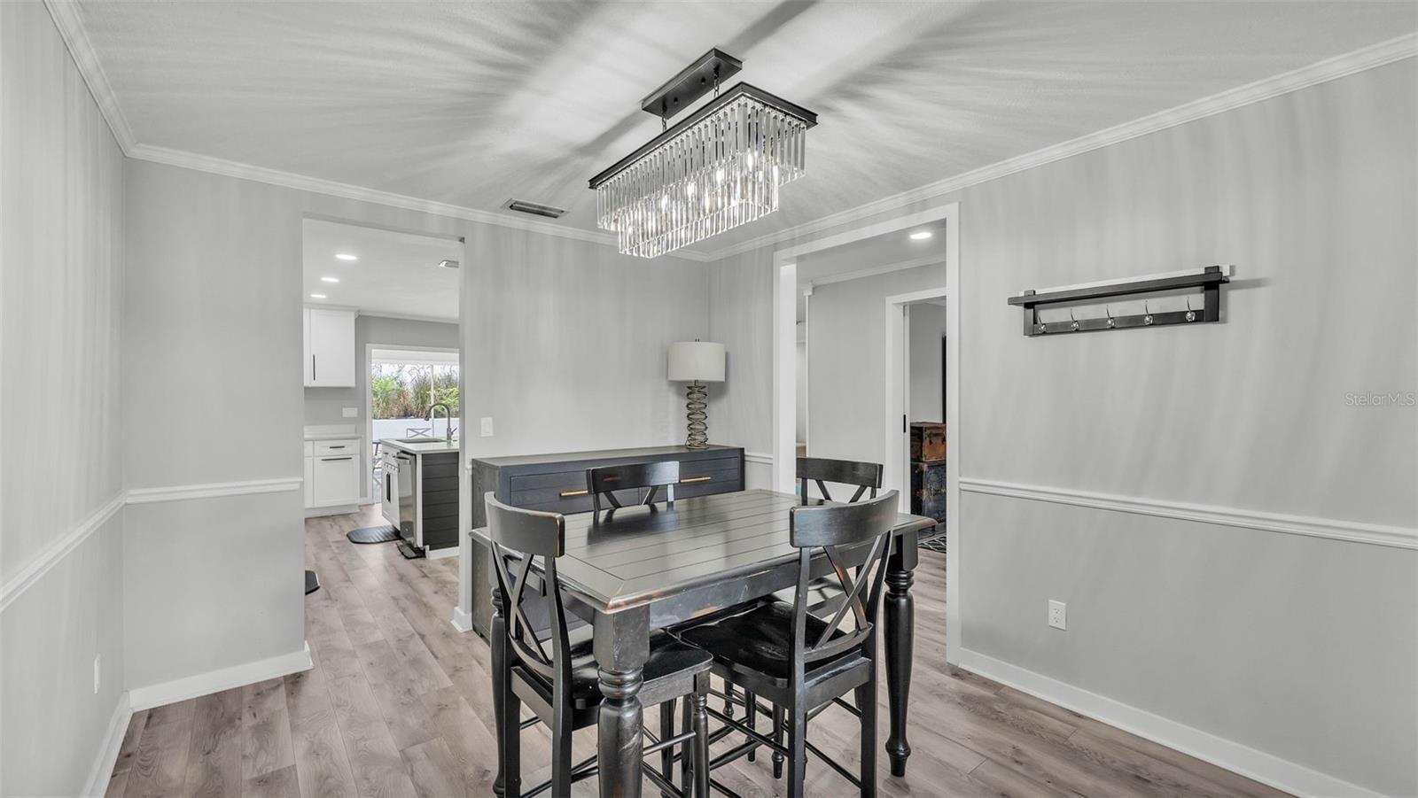 Image 22 of 55 For 4825 Foxrun  